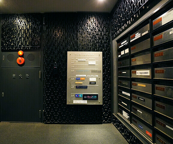 看板横にキーボックスがあります